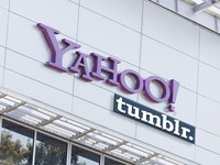 Tuần mua sắm chóng mặt ở Yahoo