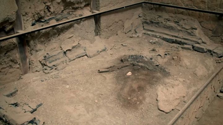 N&atilde;o s&ocirc;i l&ecirc;n, hộp sọ nổ tung, cơ bắp bốc hơi v&agrave; m&ocirc; bị thủy tinh h&oacute;a, khoảnh khắc bị n&uacute;i lửa hủy diệt c&ograve;n kinh ho&agrave;ng hơn địa ngục - Ảnh 19.