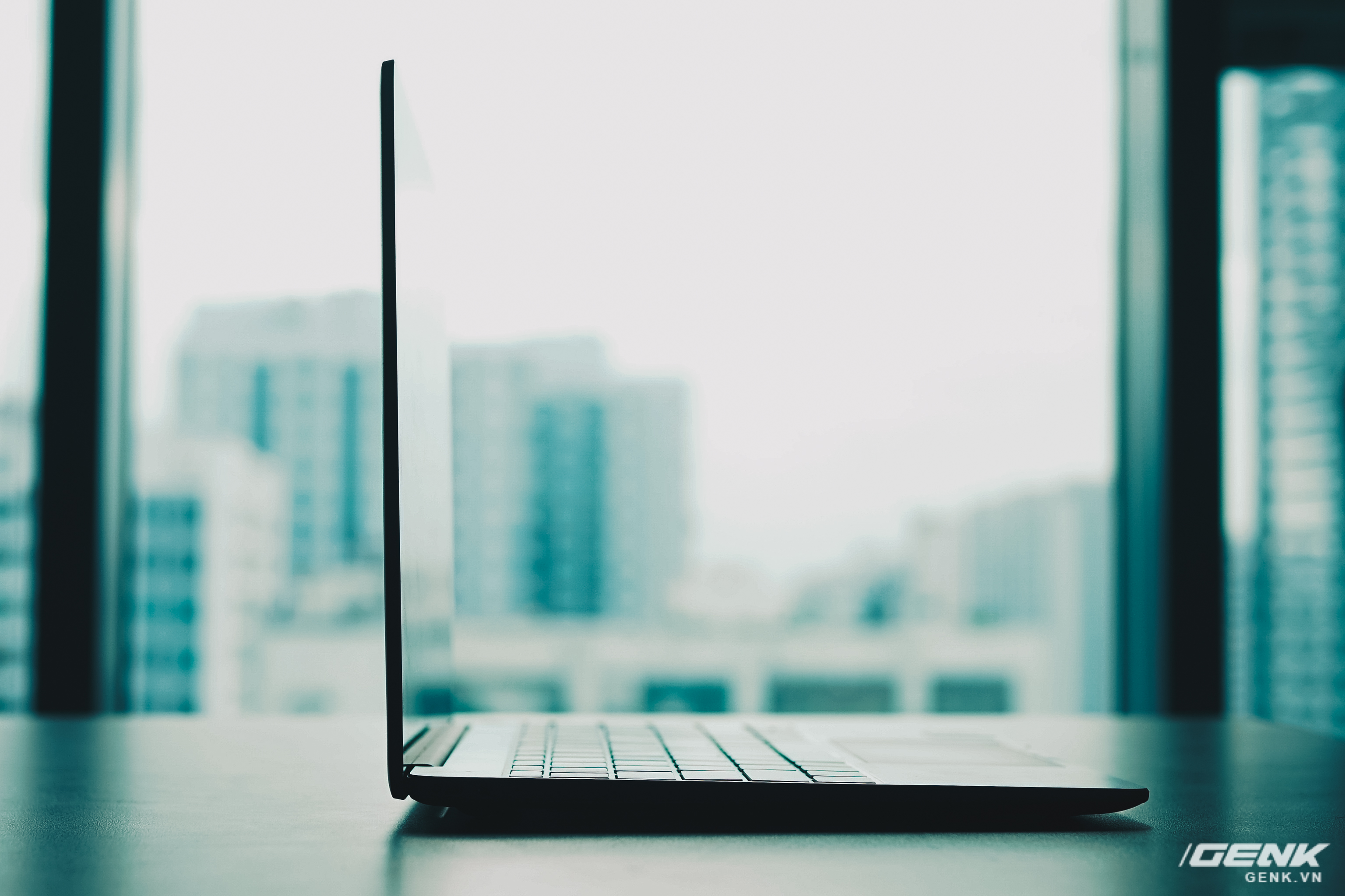 Đánh giá Huawei MateBook 13: Ultrabook tốt nếu người dùng chấp nhận vượt qua rào cản thương hiệu (và thời lượng pin tệ hại) - Ảnh 2. Đánh giá Huawei MateBook 13: Ultrabook tốt nếu người dùng chấp nhận vượt qua rào cản thương hiệu (và thời lượng pin tệ hại) - Ảnh 2.
