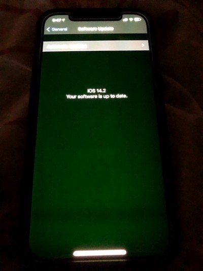Apple thừa nhận iPhone 12 gặp sự cố ‘màn hình xanh’ và ‘đang tiến hành điều tra’ [HOT]