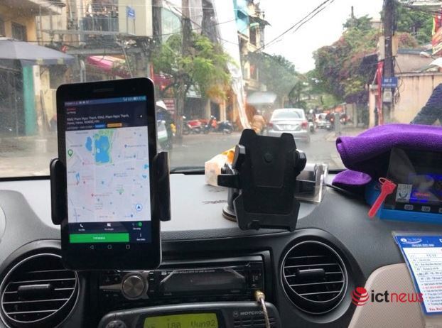 Tăng thuế taxi công nghệ: Ai là người phải gánh? - Ảnh 1.