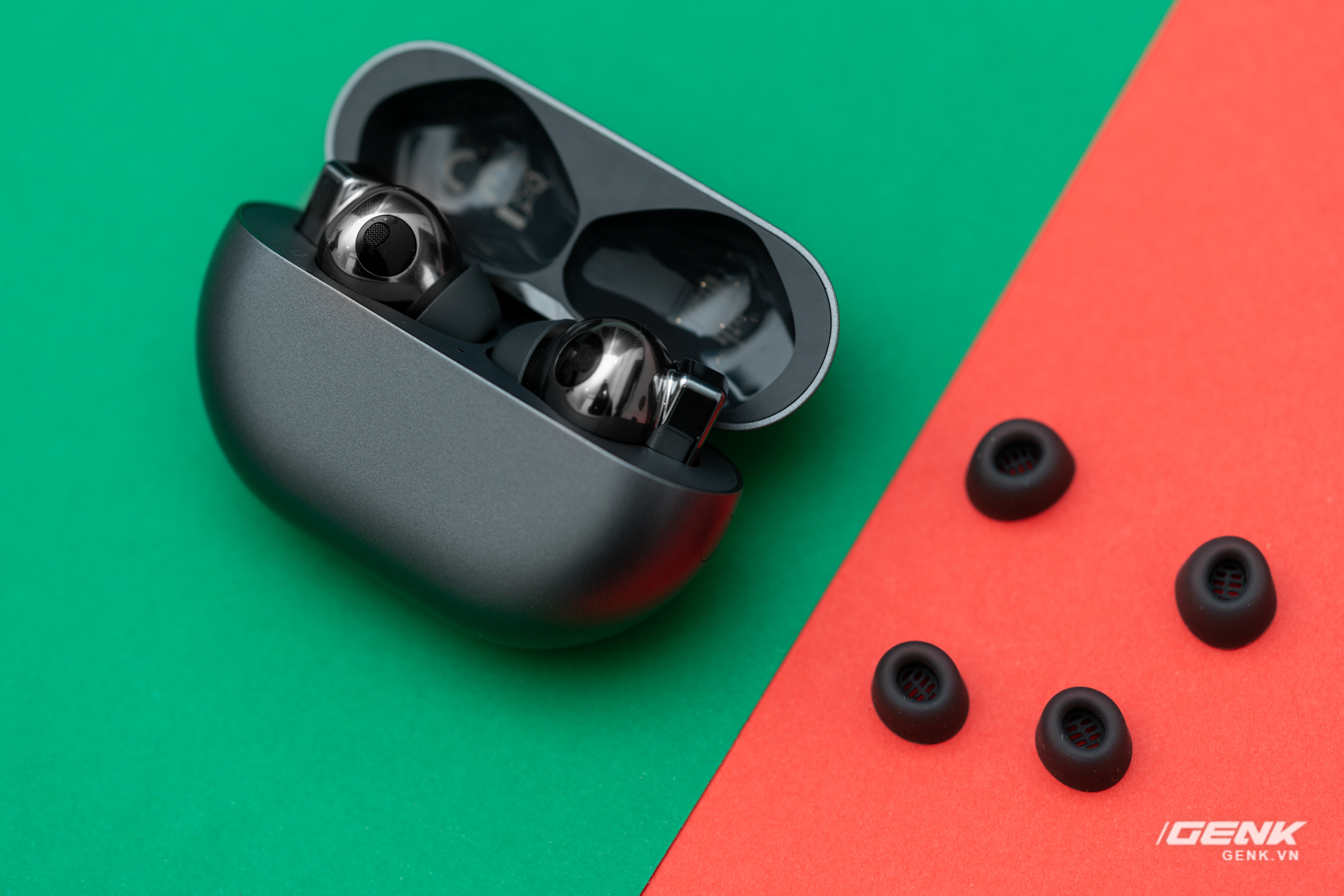 So sánh Huawei FreeBuds Pro, Apple AirPods Pro và Samsung Galaxy Buds Live: Mỗi người một vẻ - Ảnh 22. So sánh Huawei FreeBuds Pro, Apple AirPods Pro và Samsung Galaxy Buds Live: Mỗi người một vẻ - Ảnh 22.