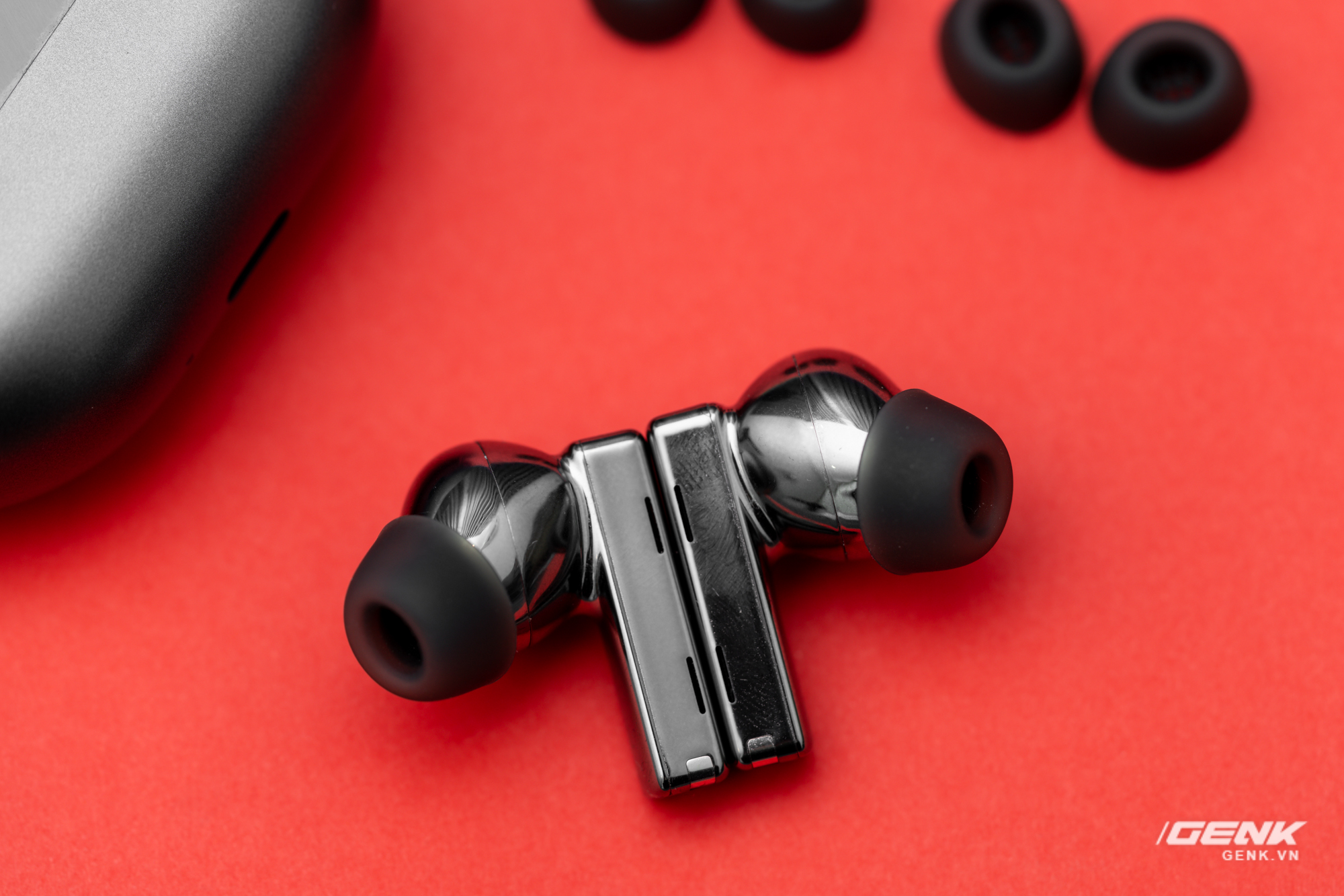So sánh Huawei FreeBuds Pro, Apple AirPods Pro và Samsung Galaxy Buds Live: Mỗi người một vẻ - Ảnh 9. So sánh Huawei FreeBuds Pro, Apple AirPods Pro và Samsung Galaxy Buds Live: Mỗi người một vẻ - Ảnh 9.