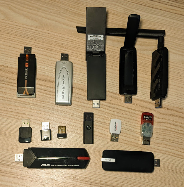 Những thiết bị phát sóng được sử dụng để hack iPhone từ xa.