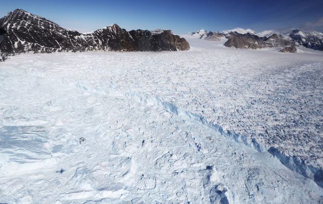 Nhiệt độ Châu Nam Cực ở mức cao kỷ lục, băng tan ở khắp nơi - Ảnh 3.