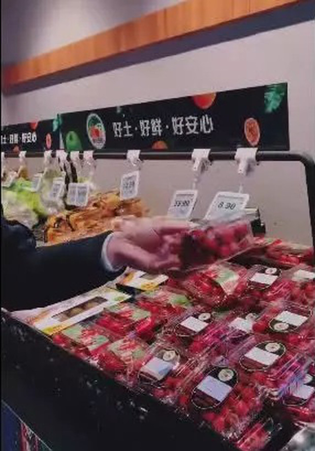 Bác sĩ Trung Quốc chỉ cách đi mua sắm trong siêu thị, trung tâm thương mại đề phòng lây nhiễm virus Corona - Ảnh 5.