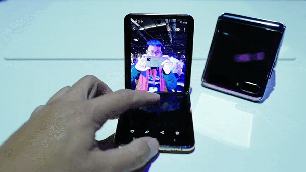 Video trải nghiệm camera Galaxy Z Flip - một cách chụp hình hoàn toàn mới - Ảnh 4.