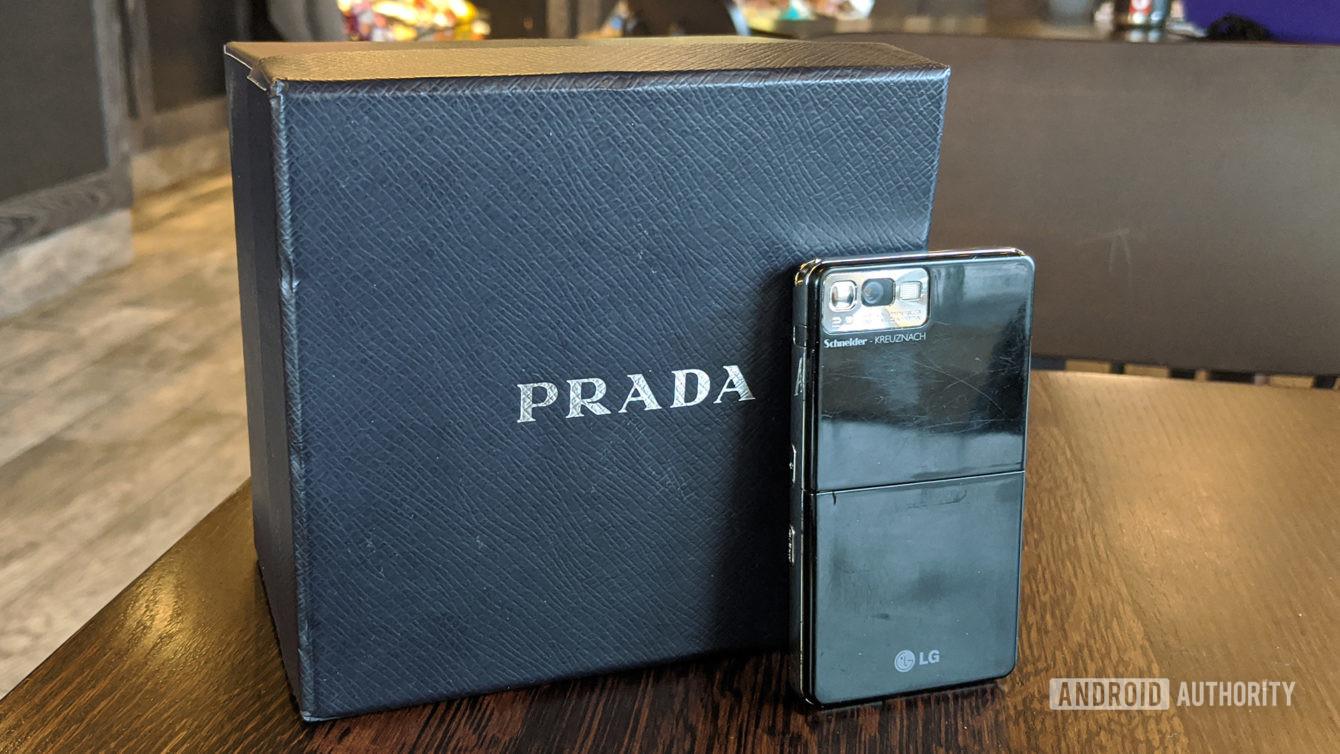 Ngược dòng thời gian: LG Prada, chiếc điện thoại có màn hình cảm ứng điện  dung trước cả iPhone nhưng lại chẳng đi đến đâu