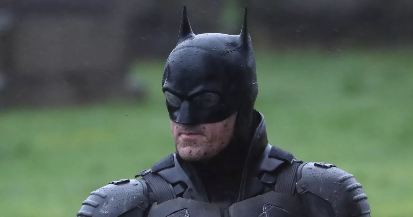 Lộ ảnh mới của The Batman 2021: Người Dơi vận bộ trang phục chưa từng có  tiền lệ trên phim, cưỡi xe Bat-bike phân khối lớn ngầu lòi