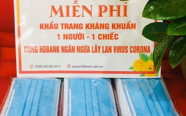 Các ngân hàng đồng loạt vào cuộc chống dịch corona - Ảnh 1.