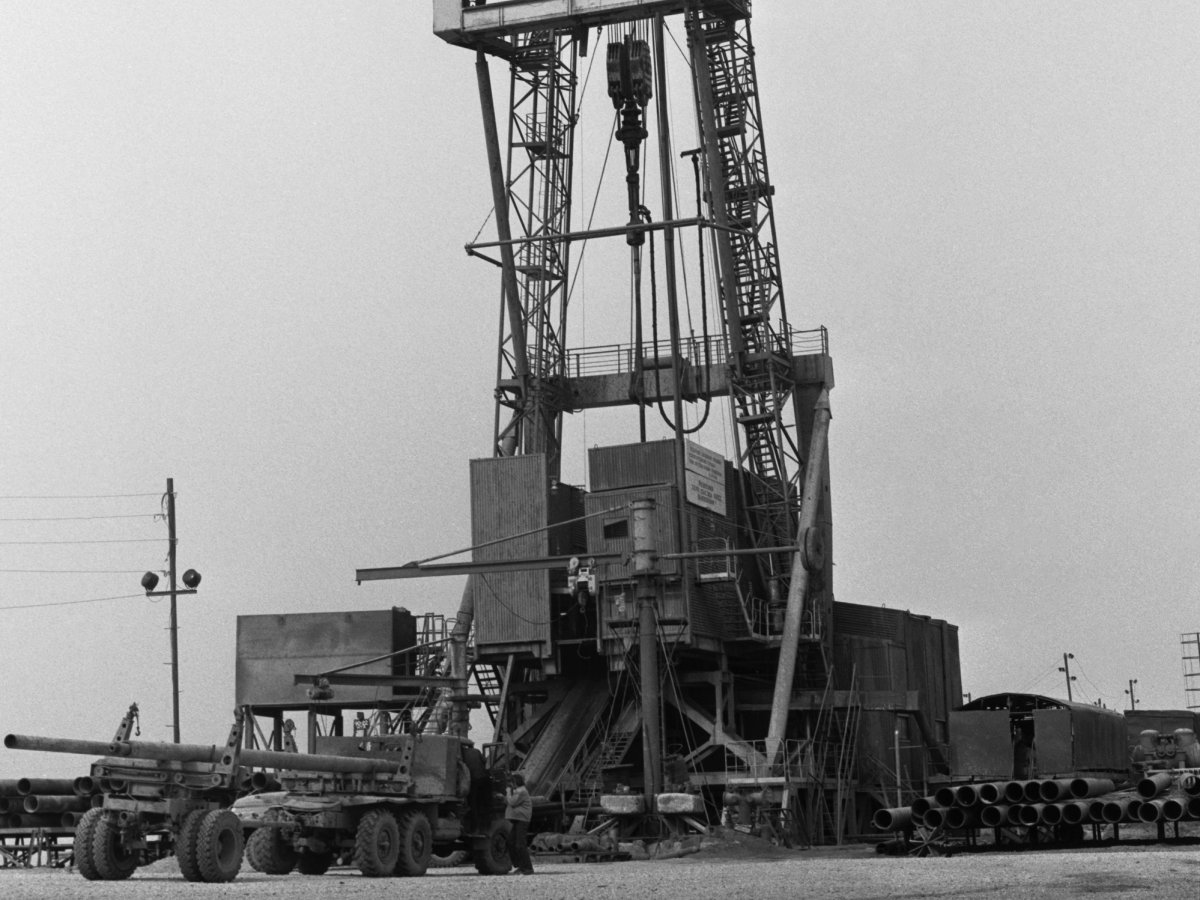 Những chiếc hố khoan sâu nhất thế giới, cùng cuộc đua vào sâu trong lòng đất giữa các quốc gia - Ảnh 6. Những chiếc hố khoan sâu nhất thế giới, cùng cuộc đua vào sâu trong lòng đất giữa các quốc gia - Ảnh 6.