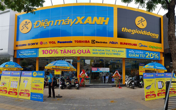 Thế Giới Di Động: Có 3 nhân viên Điện Máy Xanh tiếp xúc trong vòng 2 mét với du khách người Anh, đóng cửa siêu thị trên đường Nguyễn Văn Linh - Ảnh 1.