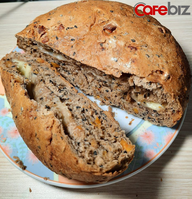 Cận cảnh bánh mì dinh dưỡng đặc biệt mà ông Kao Siêu Lực làm riêng tặng những y bác sỹ tuyến đầu.