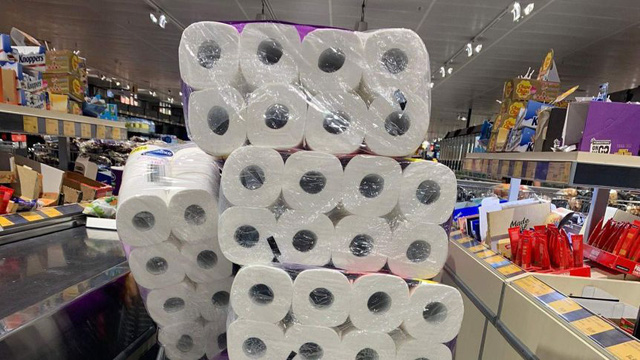 Vì sao người dân khắp thế giới đổ xô đi mua giấy vệ sinh để phòng virus corona? - Ảnh 3.