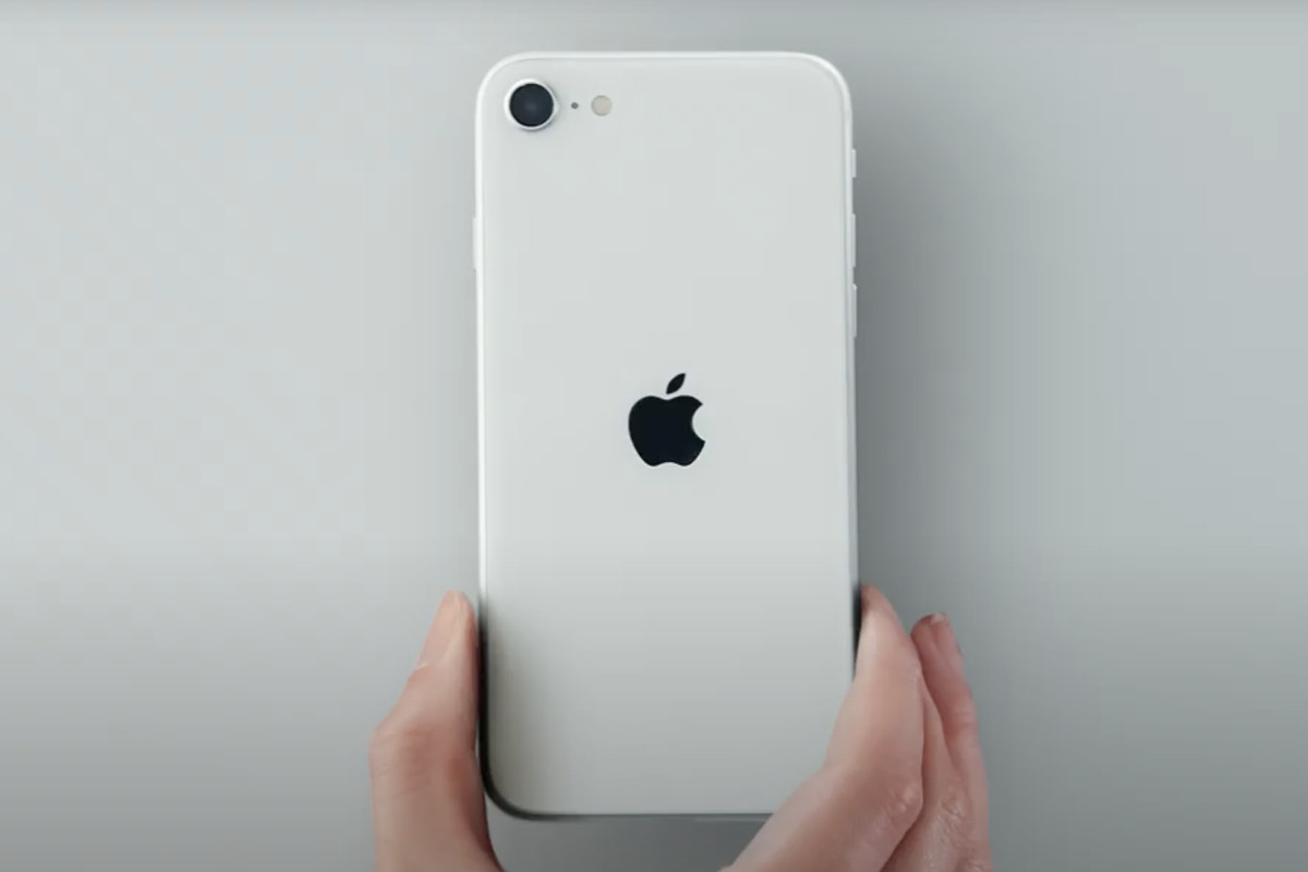 iPhone SE 2020: Cùng khám phá chiếc iPhone SE 2020 mới toanh với thiết kế đơn giản nhưng không kém phần tinh tế. Với mức giá hợp lý, chiếc điện thoại này mang lại những cập nhật đáng giá cho trải nghiệm sử dụng của bạn. Hình ảnh liên quan sẽ cho bạn thấy được tất cả những điều tuyệt vời của iPhone SE 2020!