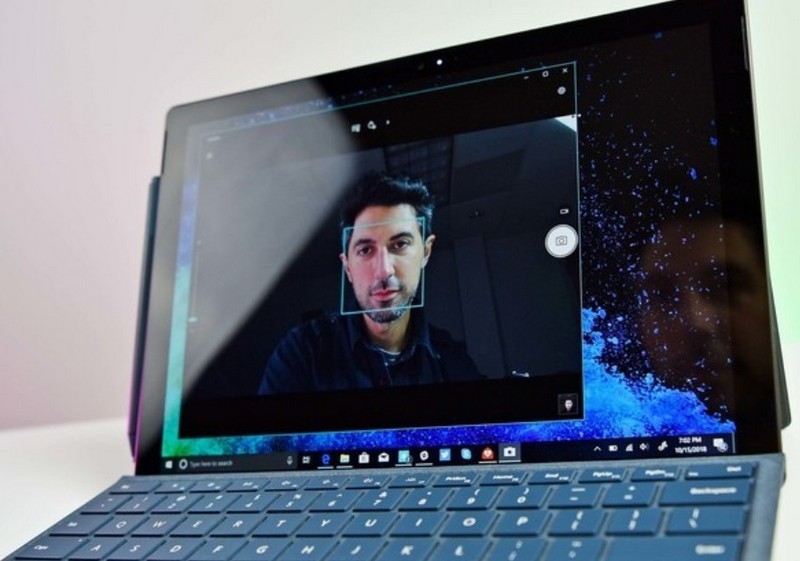 Surface không cần tấm che camera vì giải pháp chống nhìn trộm từ Microsoft