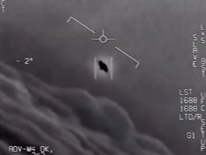Mỹ giải mật thêm thông tin về UFO: Kích cỡ ngang một chiếc vali, có tốc độ khiến chiến đấu cơ nhanh nhất thế giới phải ngửi khói - Ảnh 4.
