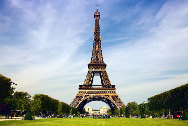 Tháp Eiffel nổi tiếng thế giới thì ai cũng biết nhưng trên đỉnh tòa tháp này còn ẩn chứa một bí mật bất ngờ và vô cùng đặc biệt - Ảnh 1.