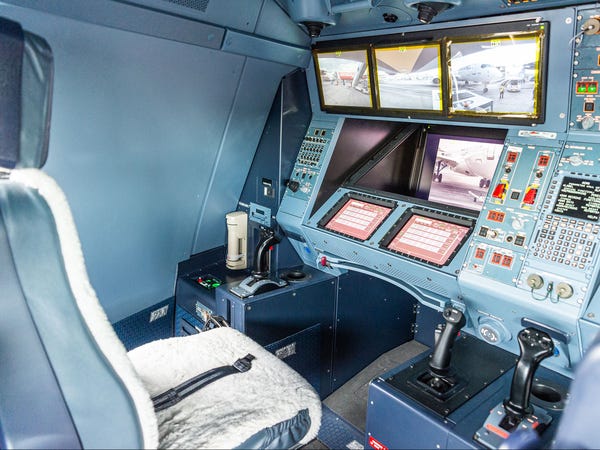 Khoang điều khiển vòi nhiên liệu của Airbus A330 MRTT