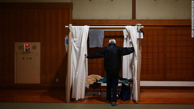 Một nơi trú ẩn do quận Kanagawa cung cấp cho những người từng ở tại các quán cà phê internet (Ảnh:CNN)