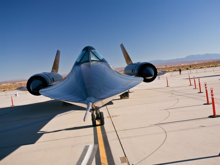 SR-71 Blackbird, chiếc máy bay yêu thích của Elon Musk và Grimes, có gì đặc  biệt?