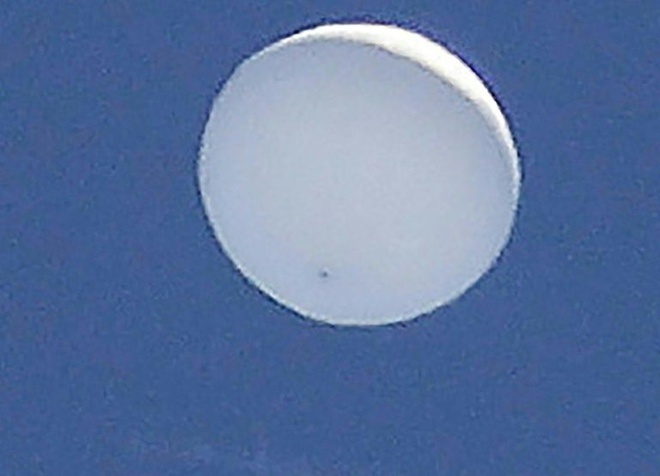 UFO này có thể là một khinh khí cầu thời tiết