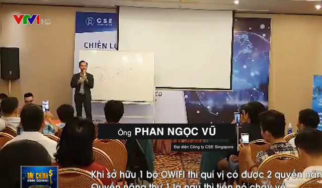 Đại diện Công ty CSE Singapore giới thiệu về quyền năng của khách hàng khi sở hữu 1 bộ Owifi 5G.