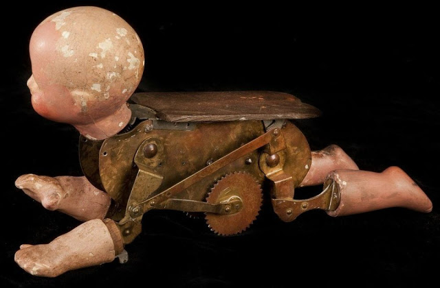 Búp bê của hơn 100 năm về trước: Ai mà ngờ món đồ chơi đáng yêu dành cho trẻ em từng có hình dạng kinh dị gây mất ngủ - Ảnh 3.
