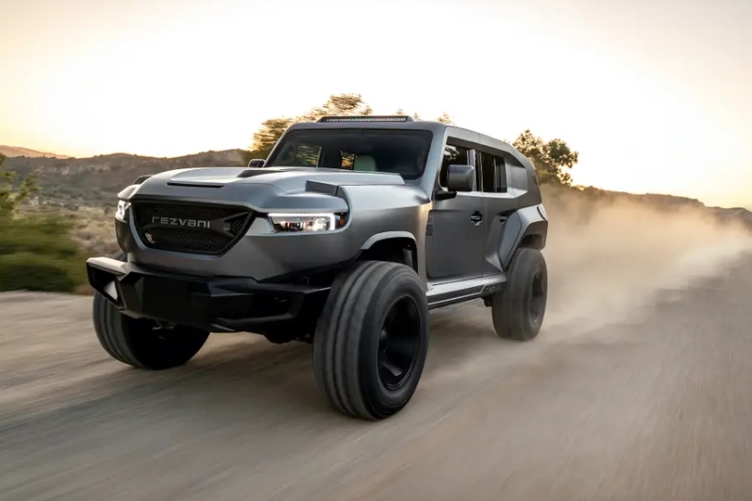 Cùng xem bên trong siêu XUV giá 295.000 USD với hệ thống nhìn đêm, giáp chống đạn và màn khói - Ảnh 14. Cùng xem bên trong siêu XUV giá 295.000 USD với hệ thống nhìn đêm, giáp chống đạn và màn khói - Ảnh 14.