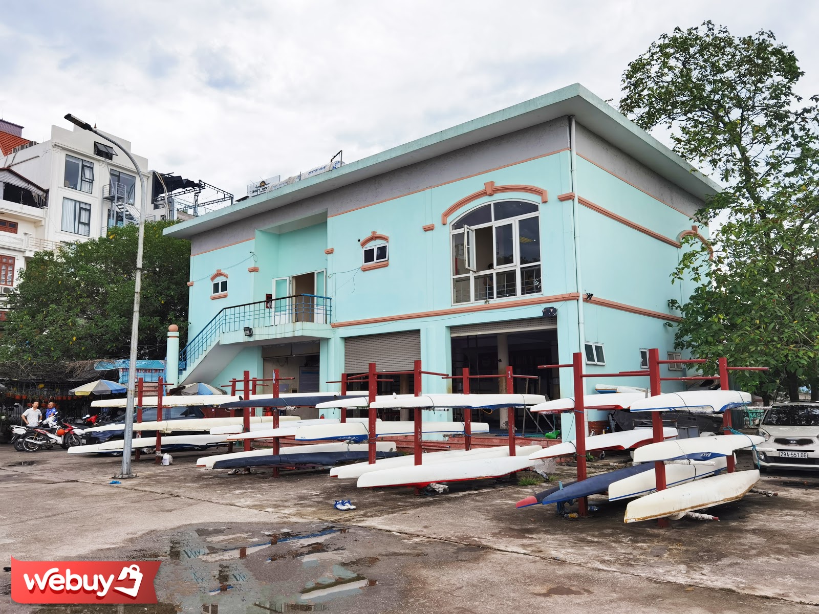 Trải nghiệm chèo thuyền SUP - nhún nhảy mặt nước Hồ Tây giữa ngày Hà Nội 39 độ - Ảnh 2. Trải nghiệm chèo thuyền SUP - nhún nhảy mặt nước Hồ Tây giữa ngày Hà Nội 39 độ - Ảnh 2.