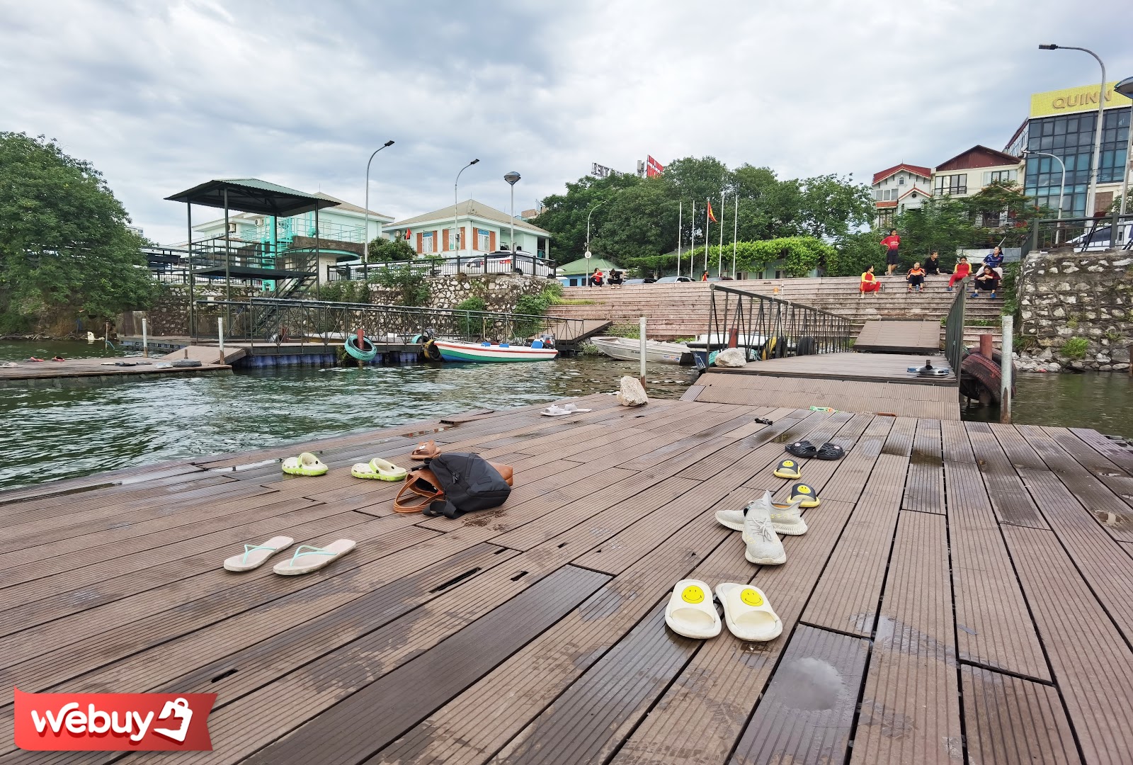 Trải nghiệm chèo thuyền SUP - nhún nhảy mặt nước Hồ Tây giữa ngày Hà Nội 39 độ - Ảnh 5. Trải nghiệm chèo thuyền SUP - nhún nhảy mặt nước Hồ Tây giữa ngày Hà Nội 39 độ - Ảnh 5.