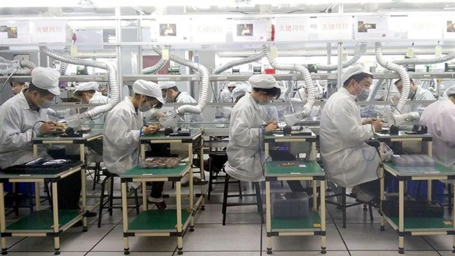  Apple thừa nhận thất bại: Công nhân Foxconn lắp ráp iPhone tốt hơn nhiều so với máy móc tự động - Ảnh 5.