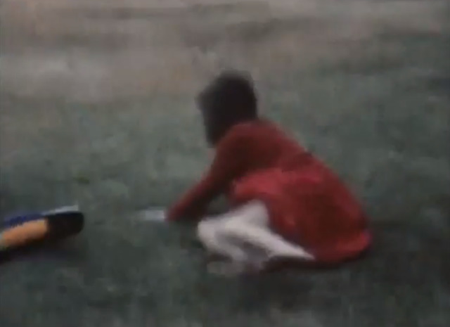 Marilyn dạy Genie cách để thể hiện sự tức giận của mình ra bên ngoài, cách hét lên trong những hoàn cảnh phù hợp.