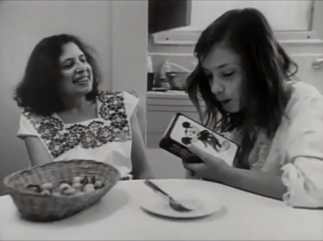 Vợ của Rigler - Marylin trở thành giáo viên mới của Genie.