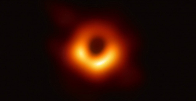 Phát hiện lỗ đen siêu khổng lồ nặng gấp 34 tỷ lần Mặt Trời, háu ăn đến mức mỗi ngày đều nuốt chửng một ngôi sao - Ảnh 2.
