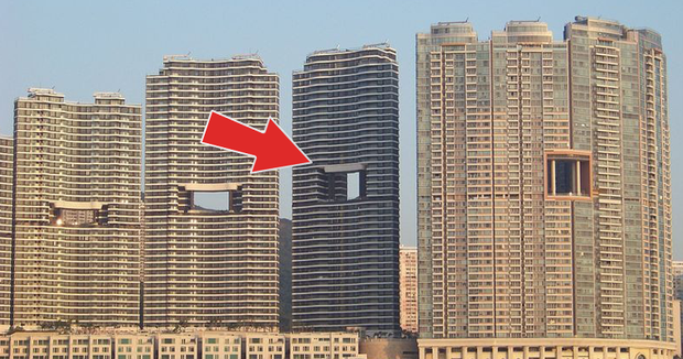 Một phút khó hiểu: Tại sao các tòa nhà cao tầng ở Hong Kong lại hay có “lỗ thủng” ở giữa vậy nhỉ? - Ảnh 1.