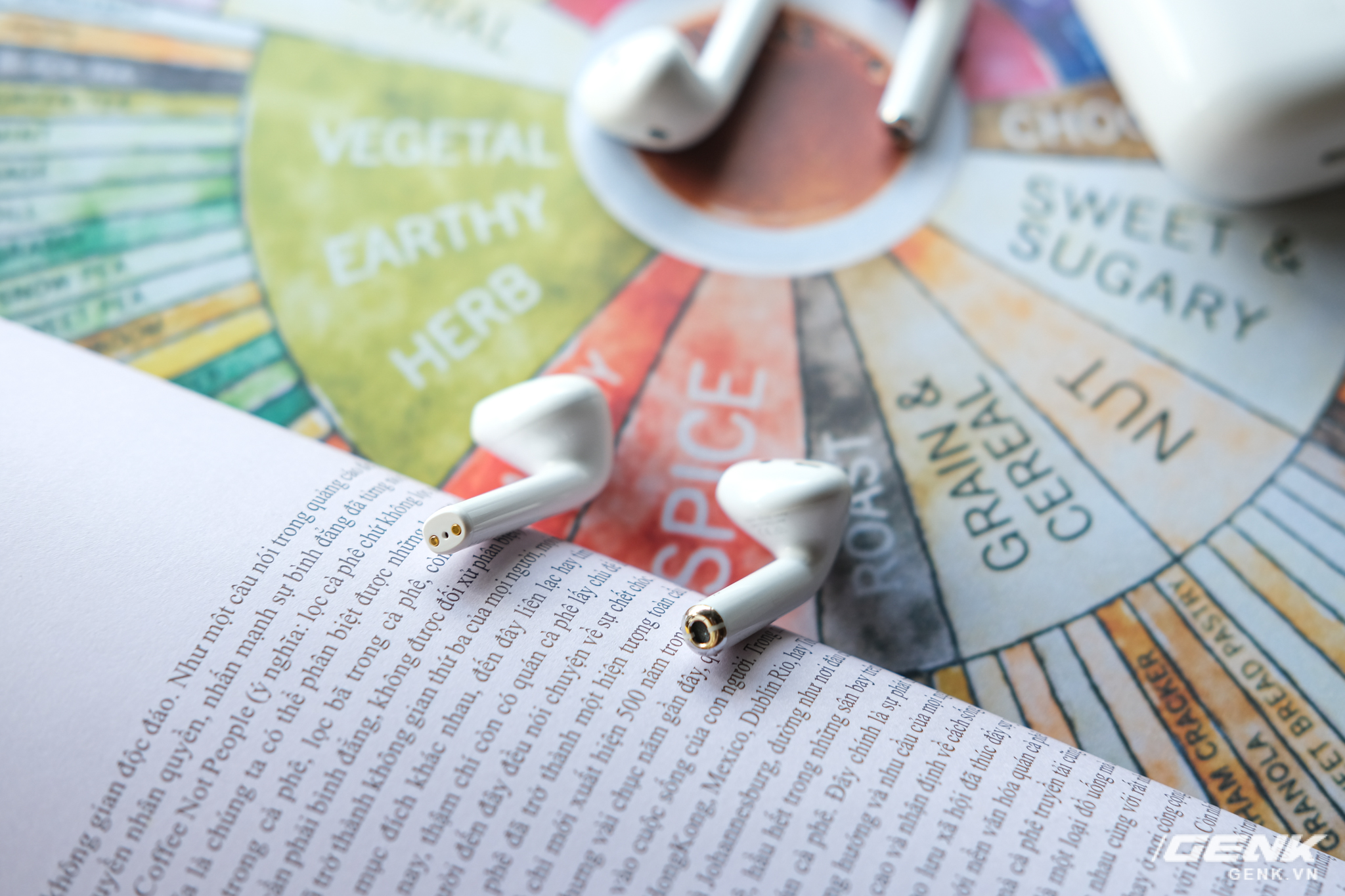 Trên tay tai nghe không dây Realme Buds Air Neo: Thoạt nhìn tưởng AirPods, có điều giá chưa đến 2 triệu đồng - Ảnh 12. Trên tay tai nghe không dây Realme Buds Air Neo: Thoạt nhìn tưởng AirPods, có điều giá chưa đến 2 triệu đồng - Ảnh 12.