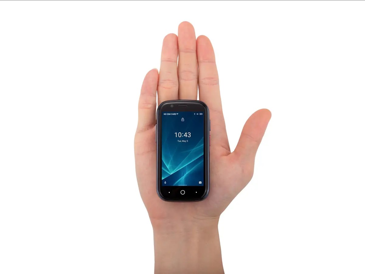 Chiếc smartphone nhỏ xíu như thẻ tín dụng này có màn hình 3-inch ...