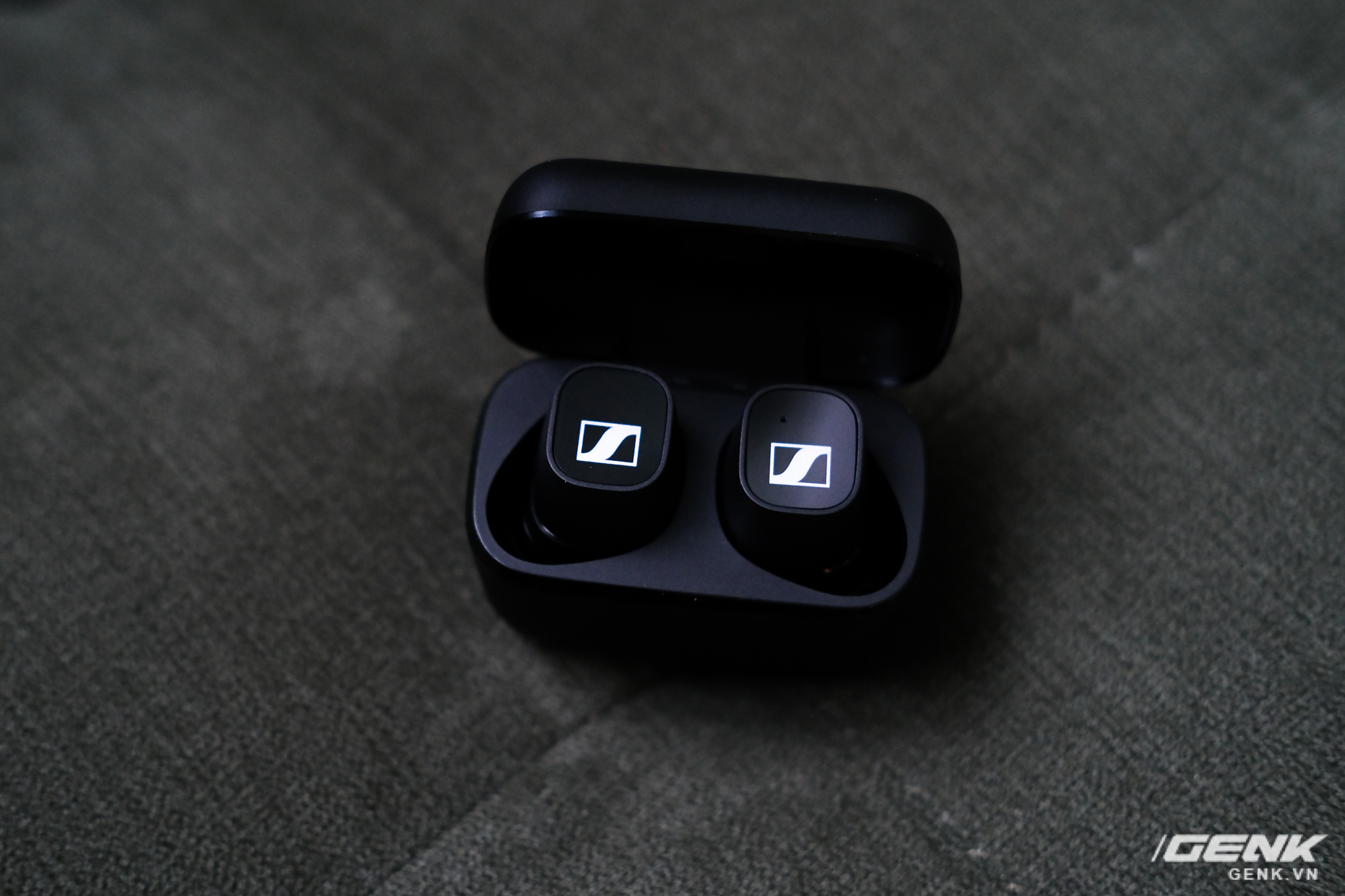 Cận cảnh tai nghe True Wireless tầm trung CX 400BT của Sennheiser: Housing vuông vức, cắt bỏ ANC và kháng nước, giá 5,4 triệu đồng - Ảnh 5. Cận cảnh tai nghe True Wireless tầm trung CX 400BT của Sennheiser: Housing vuông vức, cắt bỏ ANC và kháng nước, giá 5,4 triệu đồng - Ảnh 5.