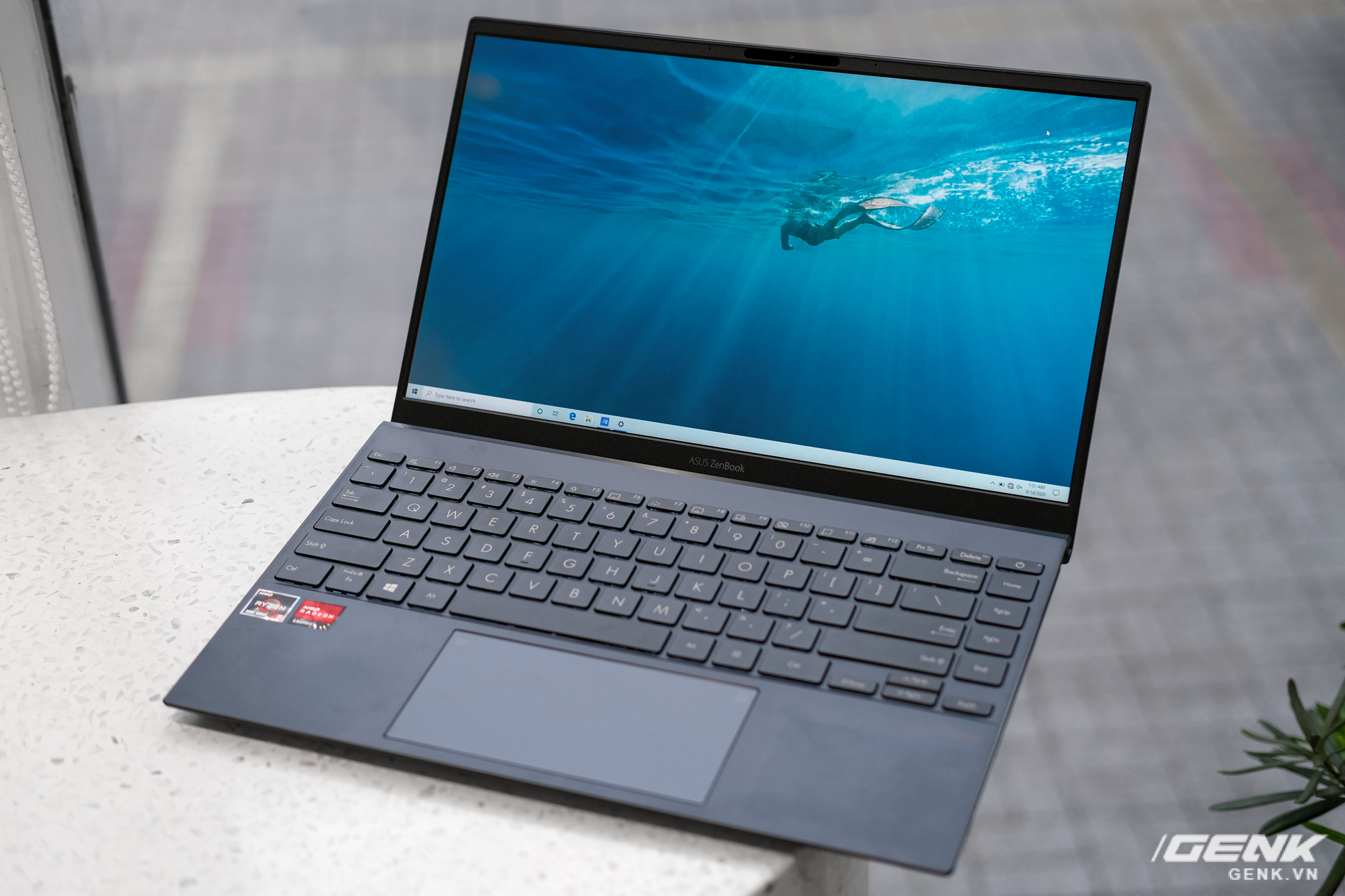 Cận cảnh và trải nghiệm chiếc laptop 14 inch chạy Ryzen Mobile 4000 Series mỏng nhất thế giới đến từ đội ASUS - Ảnh 9. Cận cảnh và trải nghiệm chiếc laptop 14 inch chạy Ryzen Mobile 4000 Series mỏng nhất thế giới đến từ đội ASUS - Ảnh 9.