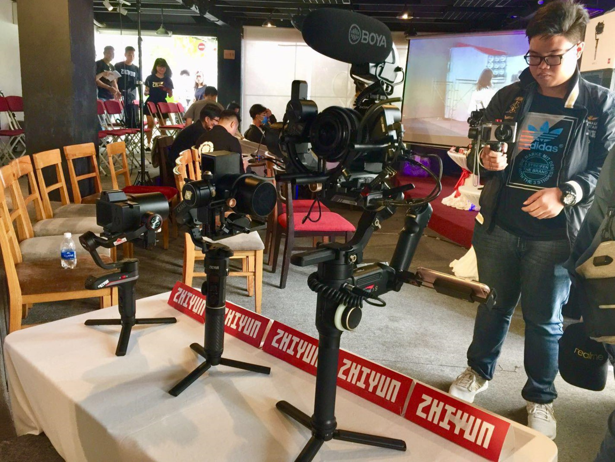 Gimbal Zhiyun CRANE 2S chính thức ra mắt tại Việt Nam: chịu tải lớn, thiết lập linh hoạt, gía 13.9 triệu đồng - Ảnh 3. Gimbal Zhiyun CRANE 2S chính thức ra mắt tại Việt Nam: chịu tải lớn, thiết lập linh hoạt, gía 13.9 triệu đồng - Ảnh 3.
