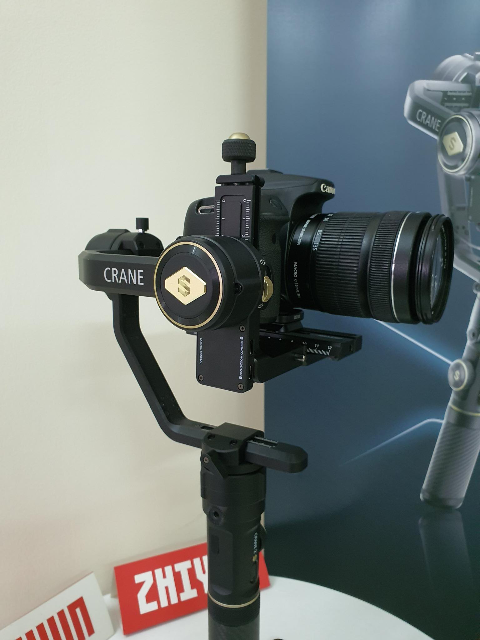 Gimbal Zhiyun CRANE 2S chính thức ra mắt tại Việt Nam: chịu tải lớn, thiết lập linh hoạt, gía 13.9 triệu đồng - Ảnh 7. Gimbal Zhiyun CRANE 2S chính thức ra mắt tại Việt Nam: chịu tải lớn, thiết lập linh hoạt, gía 13.9 triệu đồng - Ảnh 7.