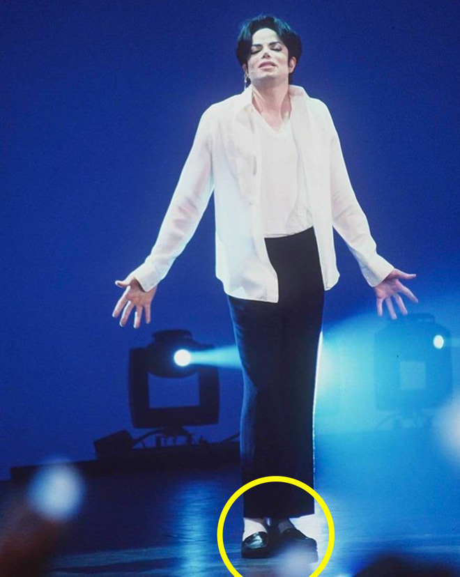 9 secrets behind the legendary Michael Jackson's performance costumes: It seems strange but they all have a purpose, number 3 is guaranteed to surprise you - Photo 6.