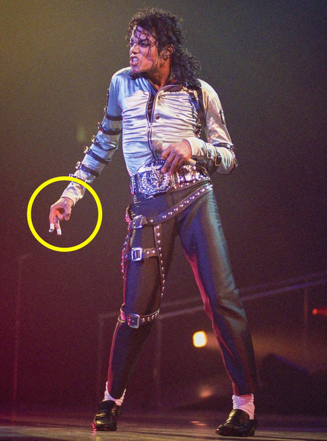 9 secrets behind the legendary Michael Jackson's performance costumes: It seems strange but they all have a purpose, number 3 is guaranteed to surprise you - Photo 8.