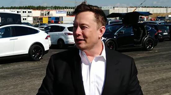 Elon Musk xây nhà ga xe lửa cho công nhân tại một siêu nhà máy ở Berlin - Ảnh 1.