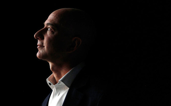  Sự thật về Cáo già phố Wall mang tên Jeff Bezos và cách gã khổng lồ Amazon trốn thuế - Ảnh 1.