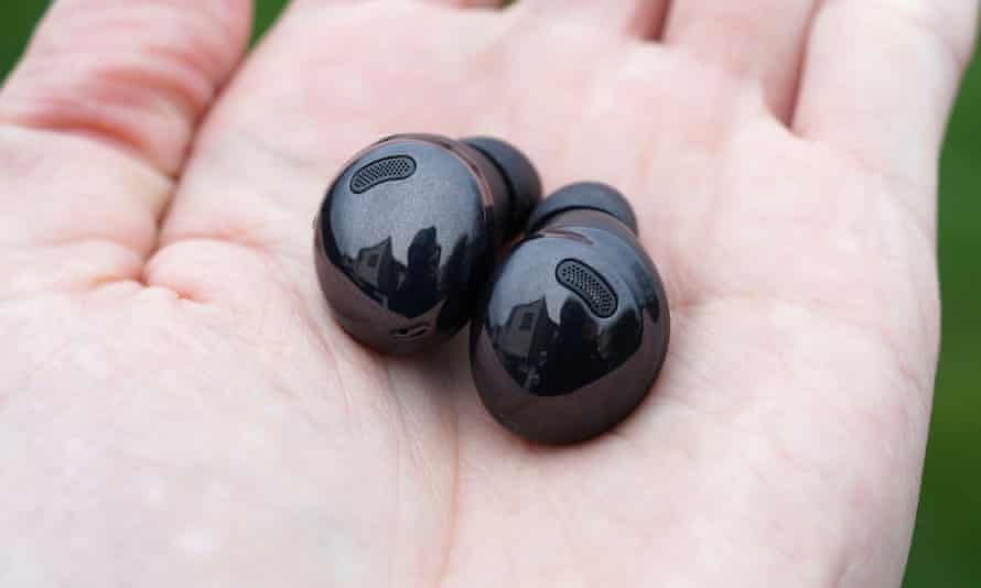 The Verge ca ngợi Galaxy Buds Pro: Sự cân bằng hoàn hảo - Ảnh 4. The Verge ca ngợi Galaxy Buds Pro: Sự cân bằng hoàn hảo - Ảnh 4.
