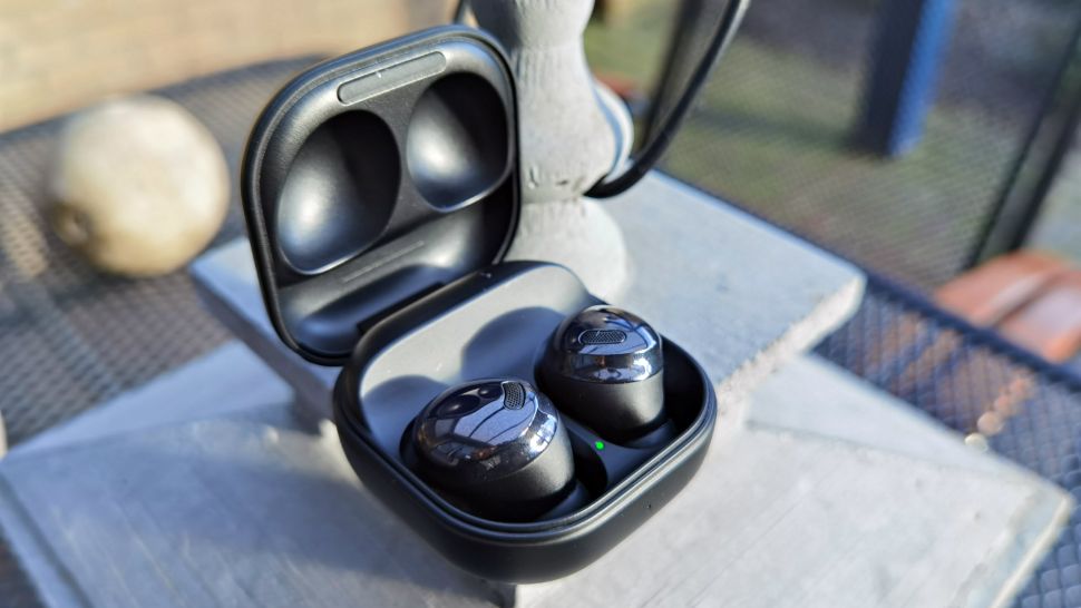 The Verge ca ngợi Galaxy Buds Pro: Sự cân bằng hoàn hảo - Ảnh 5. The Verge ca ngợi Galaxy Buds Pro: Sự cân bằng hoàn hảo - Ảnh 5.