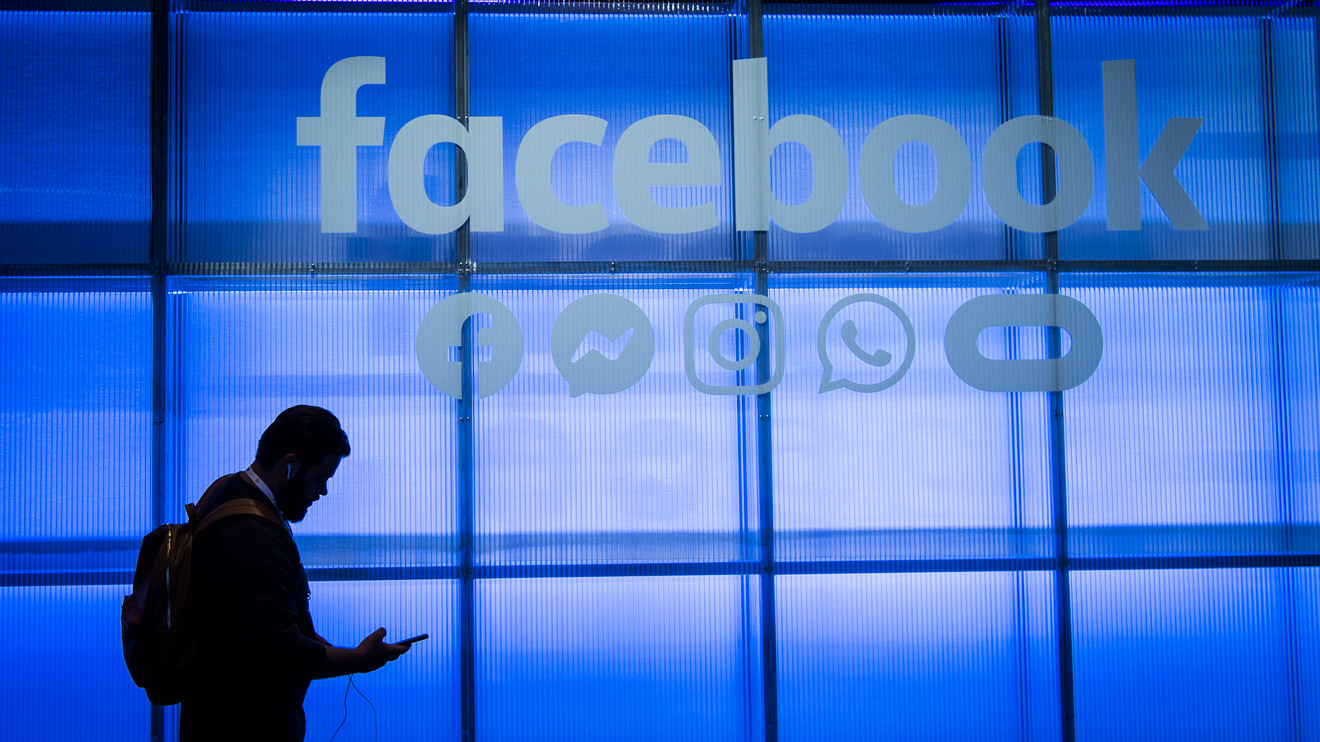 Facebook Q4/2020: Doanh thu 28 tỷ USD, tiếp tục tăng trưởng mạnh mẽ, nhưng cảnh báo những tác động từ chính sách bảo mật mới của Apple - Ảnh 1. Facebook Q4/2020: Doanh thu 28 tỷ USD, tiếp tục tăng trưởng mạnh mẽ, nhưng cảnh báo những tác động từ chính sách bảo mật mới của Apple - Ảnh 1.