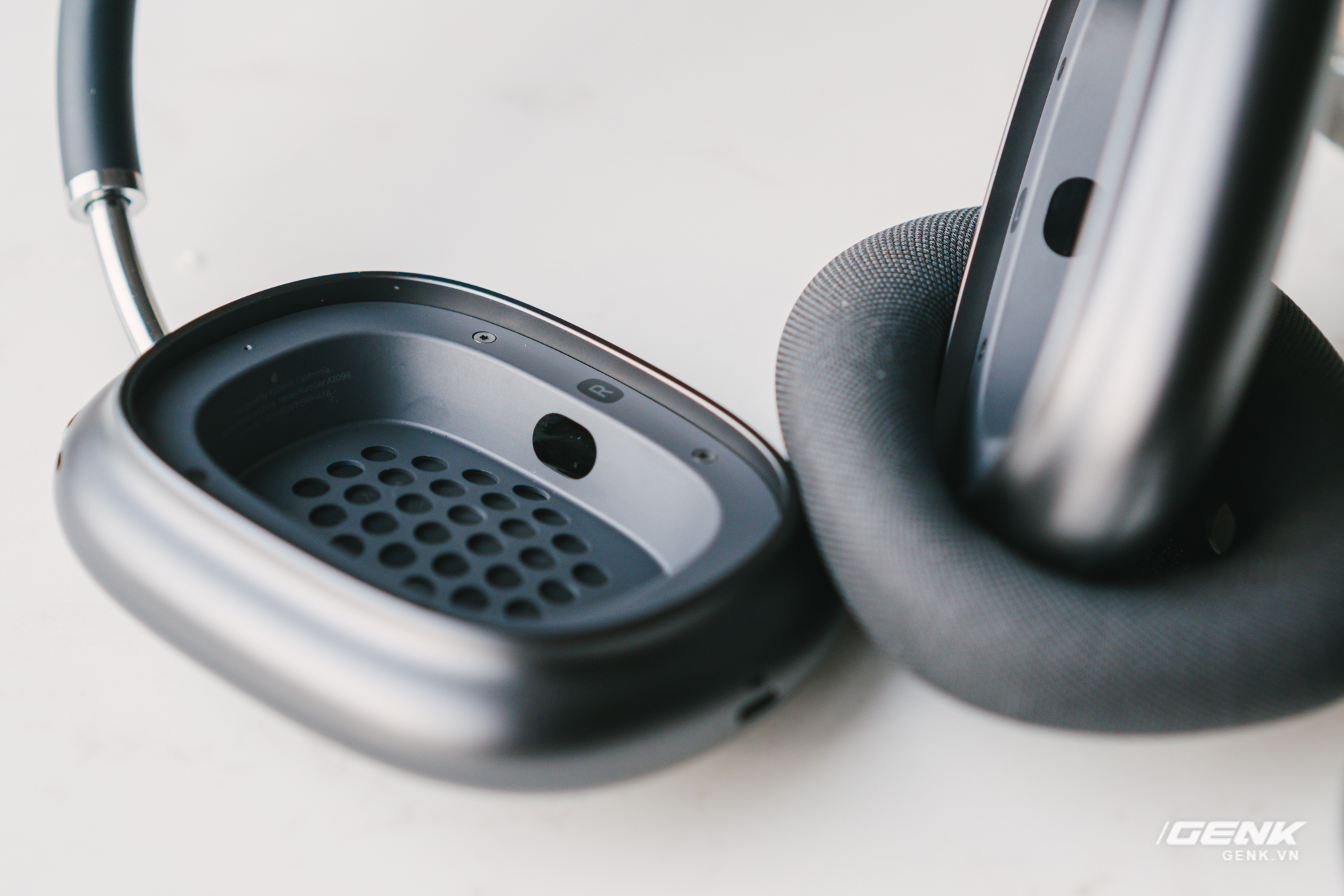 Đánh giá Apple AirPods Max: Hay đấy nhưng khó tìm chân ái, kể cả với những iFan hàng đầu - Ảnh 8. Đánh giá Apple AirPods Max: Hay đấy nhưng khó tìm chân ái, kể cả với những iFan hàng đầu - Ảnh 8.